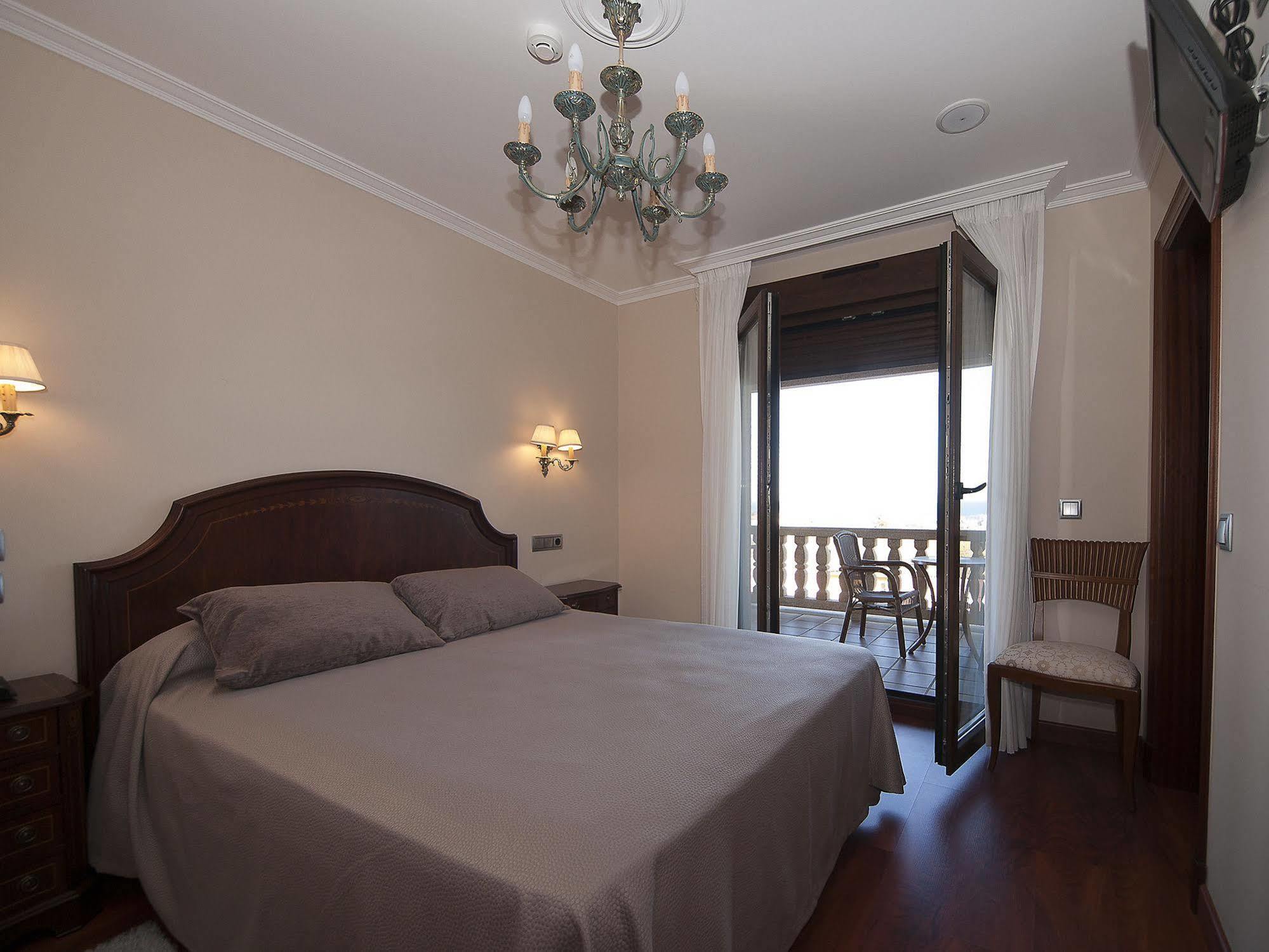 Pension Residencia A Cruzan (Adults Only) Noalla  Eksteriør billede